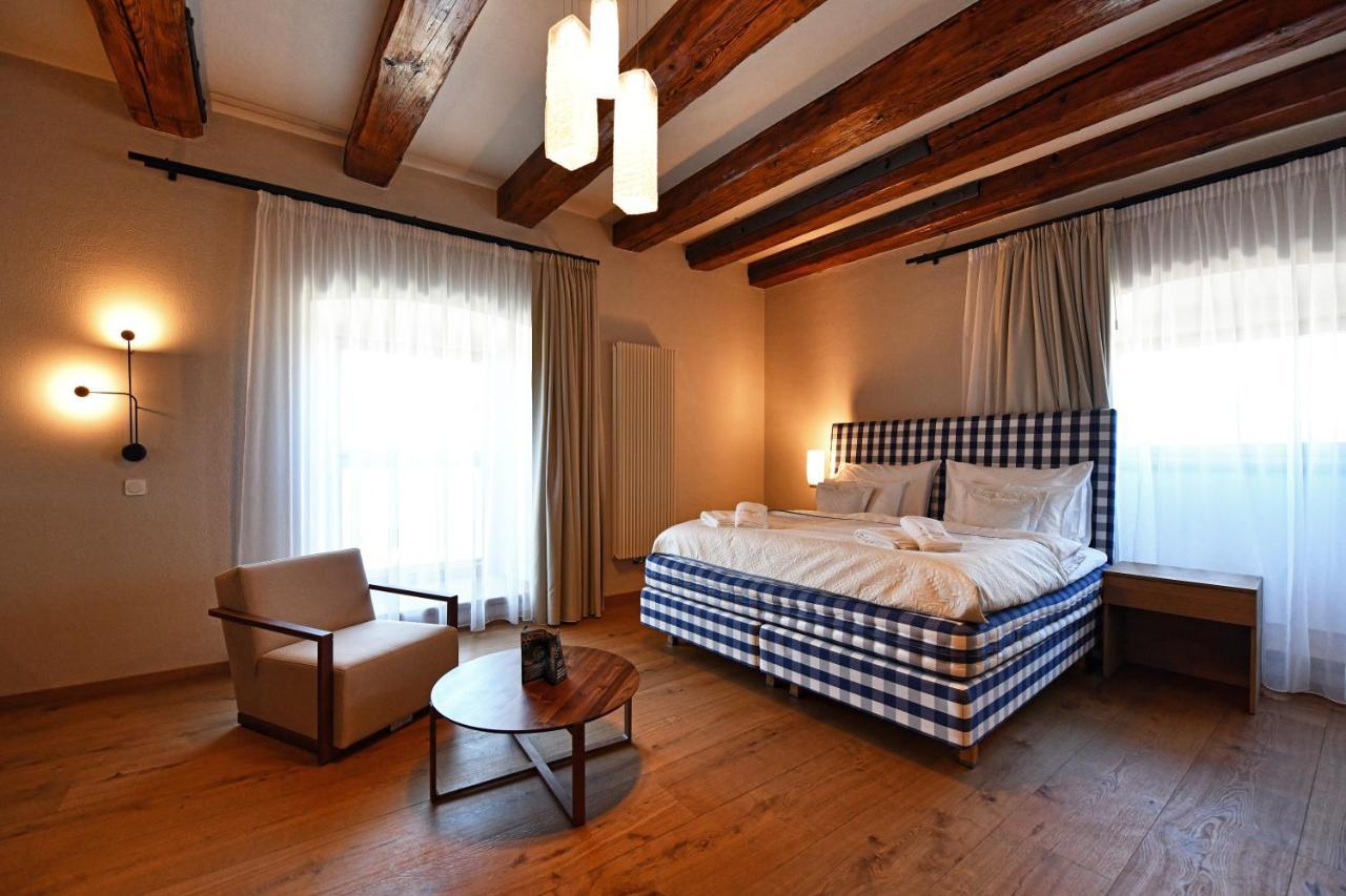 Lotrinsky Hotel Velké Pavlovice エクステリア 写真
