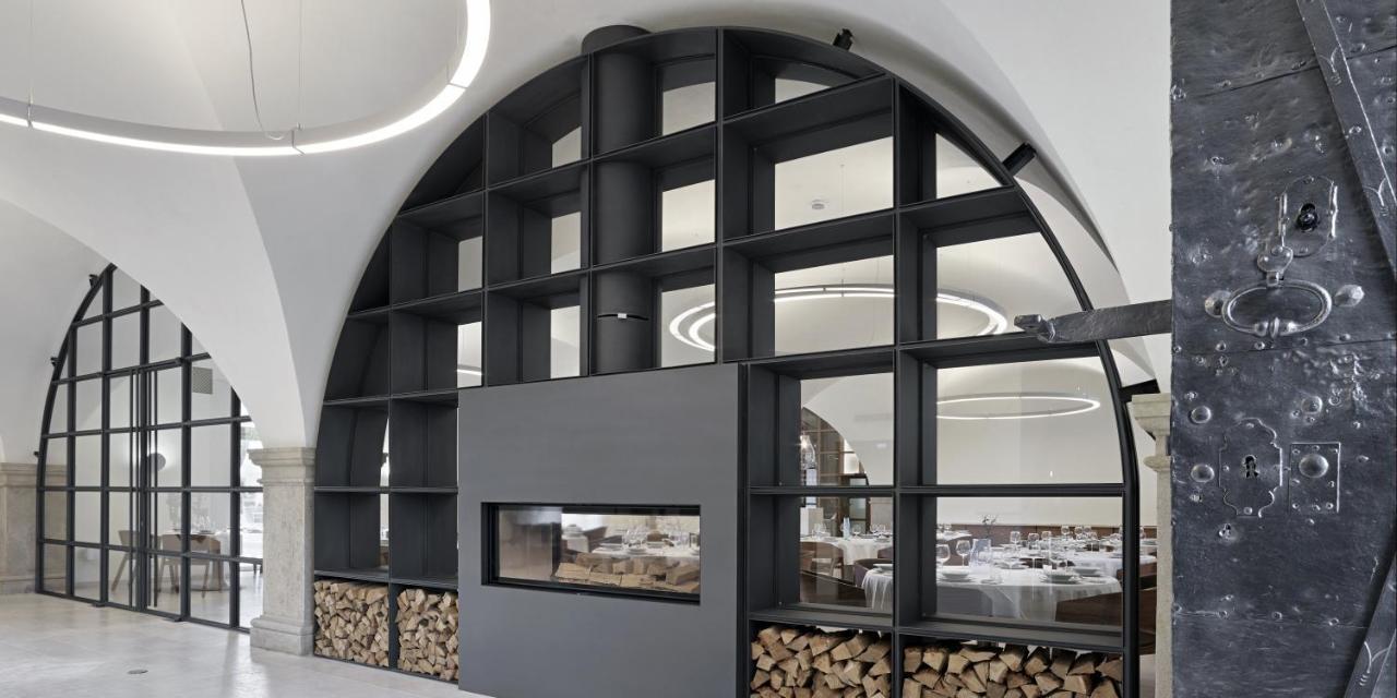 Lotrinsky Hotel Velké Pavlovice エクステリア 写真
