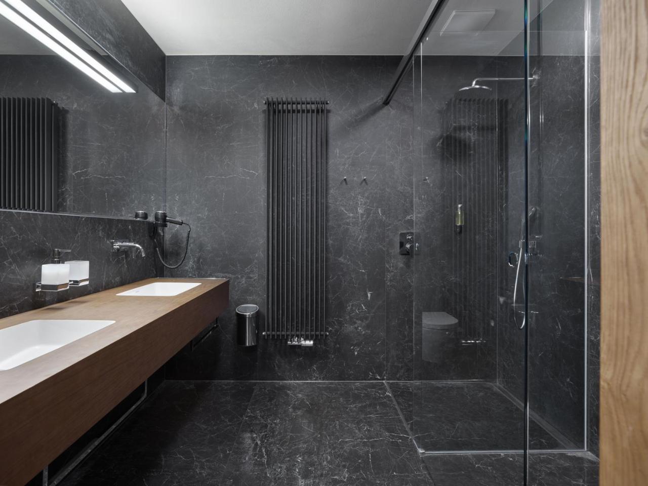 Lotrinsky Hotel Velké Pavlovice エクステリア 写真