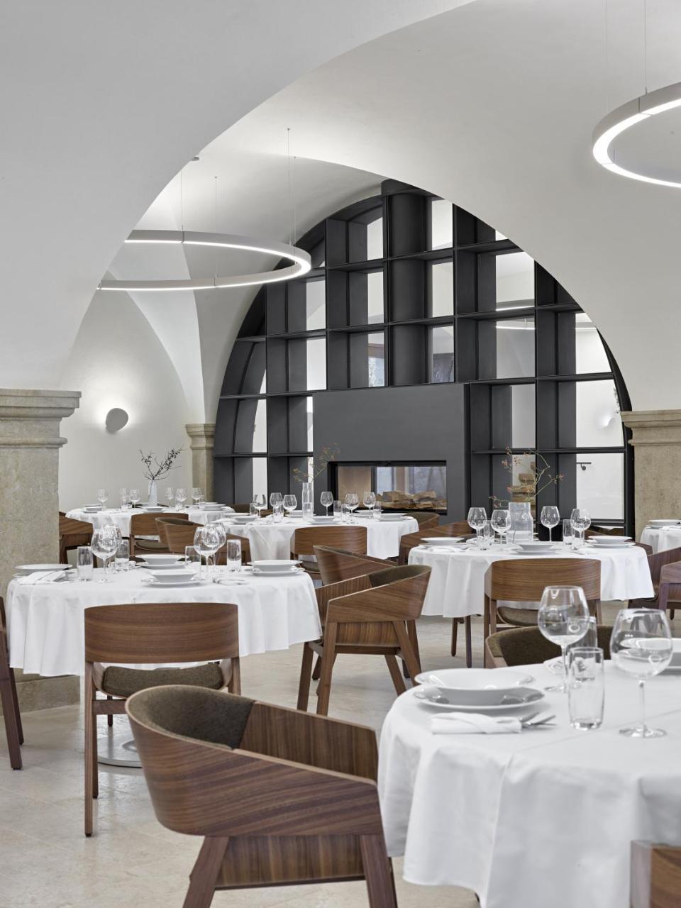 Lotrinsky Hotel Velké Pavlovice エクステリア 写真